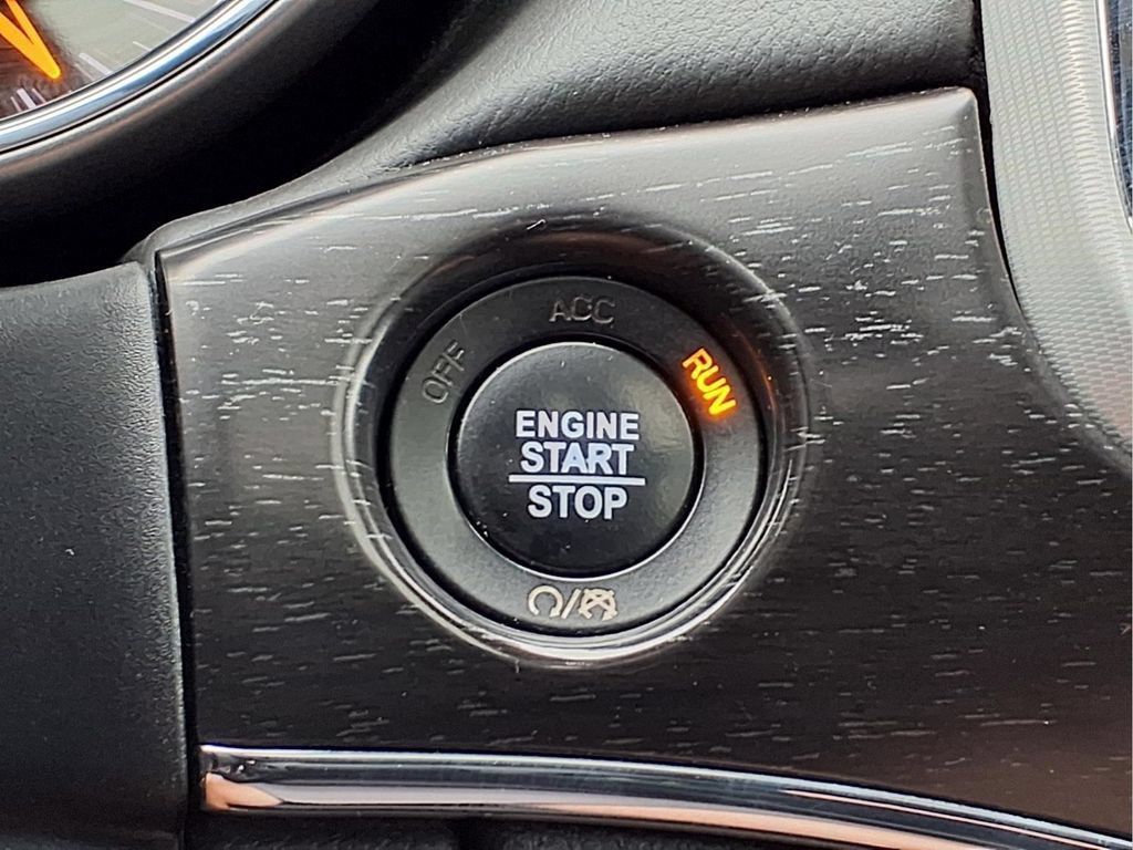 Used 2018 Jeep Grand Cherokee Limited AWD/4WD image 22