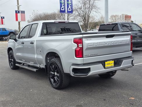 Used 2021 Chevrolet Silverado 1500 Custom image 6