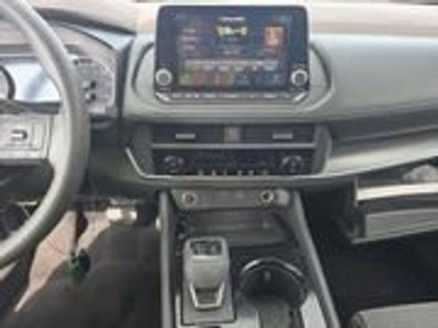 Used 2023 Nissan Rogue SV image 12