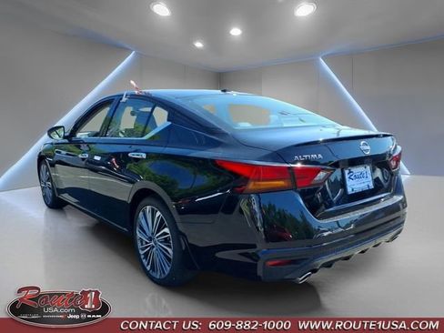 Used 2025 Nissan Altima 2.5 SL FWD image 6