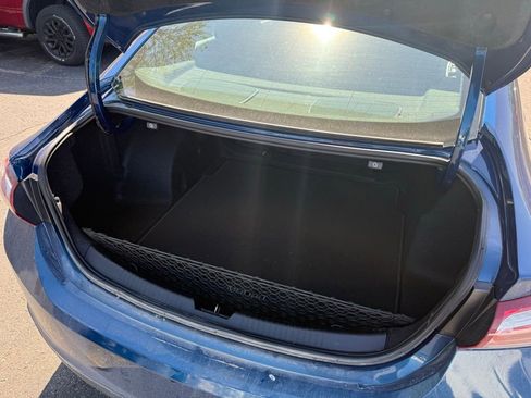 Used 2019 Chevrolet Malibu Premier w/ Sun and Wheel Package FWD image 5