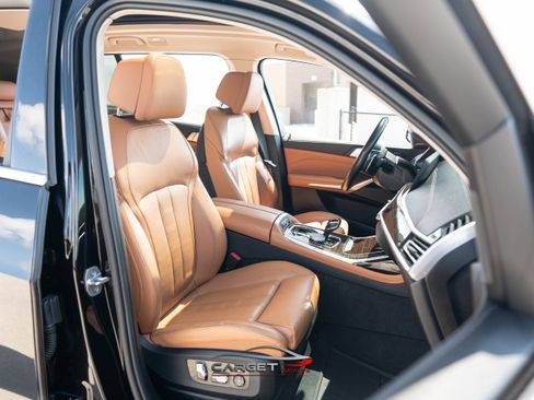 Used 2019 BMW X7 xDrive40i w/ Cold Weather Package image 17