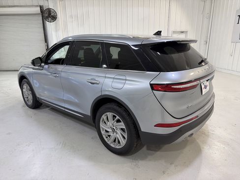 Used 2022 Lincoln Corsair FWD image 3