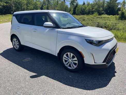 New 2025 Kia Soul LX image 9
