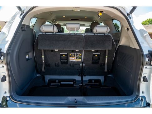 Used 2022 Toyota Sienna Limited FWD image 15