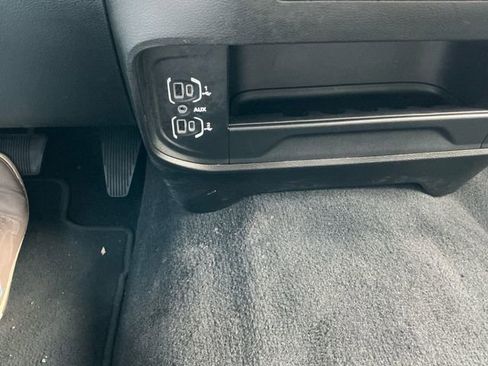 Used 2024 RAM 3500 Tradesman w/ Chrome Appearance Group image 23