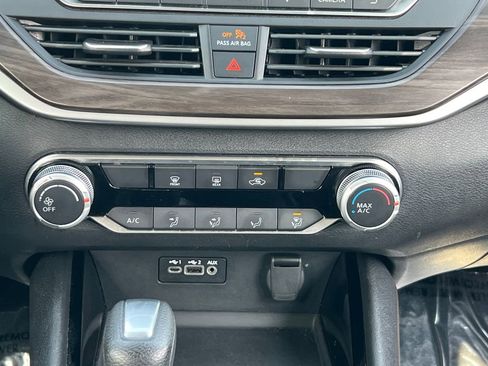 Used 2024 Nissan Altima 2.5 SV image 18