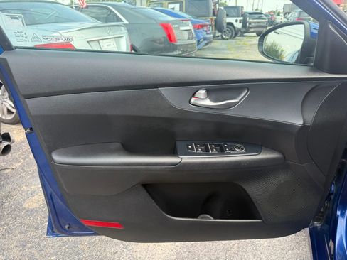 Used 2020 Kia Forte LXS FWD image 10
