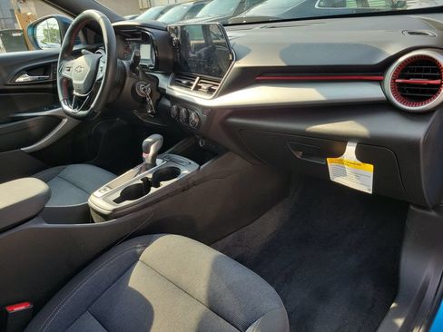 Used 2025 Chevrolet Trax RS w/ Driver Confidence Package FWD image 10