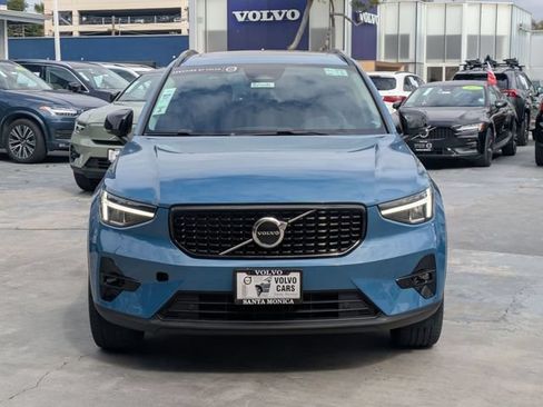 Certified 2023 Volvo XC40 B5 Plus w/ Protection Package Premier AWD/4WD image 8