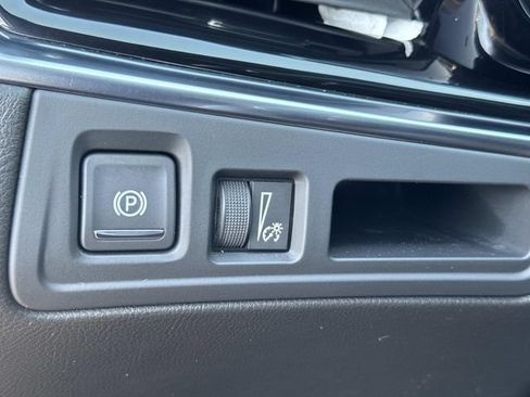 Used 2021 Cadillac XT6 Premium Luxury AWD/4WD image 31