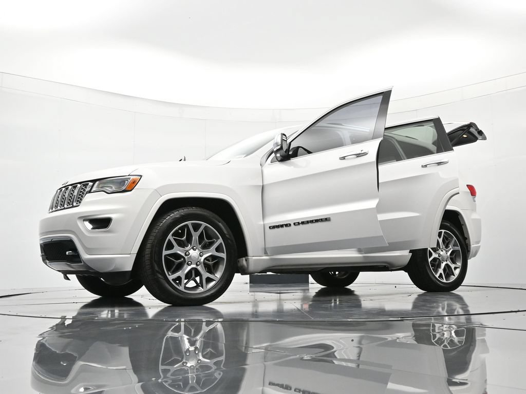Used 2020 Jeep Grand Cherokee Overland w/ Interior Metal Package AWD/4WD image 48