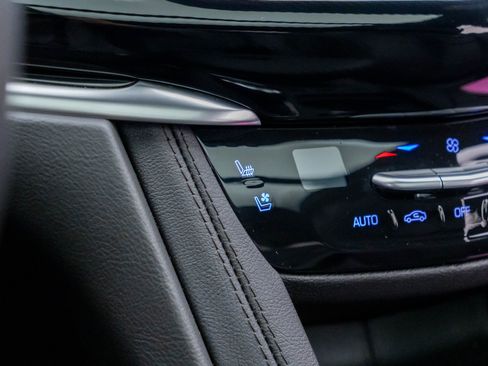 Certified 2025 Cadillac XT6 Premium Luxury w/ Platinum Package image 31