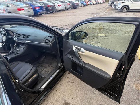 Used 2013 Lexus CT 200h image 17