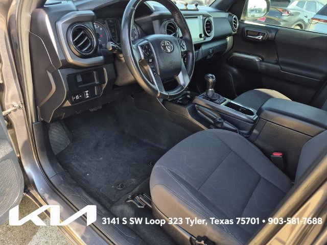 Used 2016 Toyota Tacoma TRD Off-Road w/ Towing Package AWD/4WD image 18