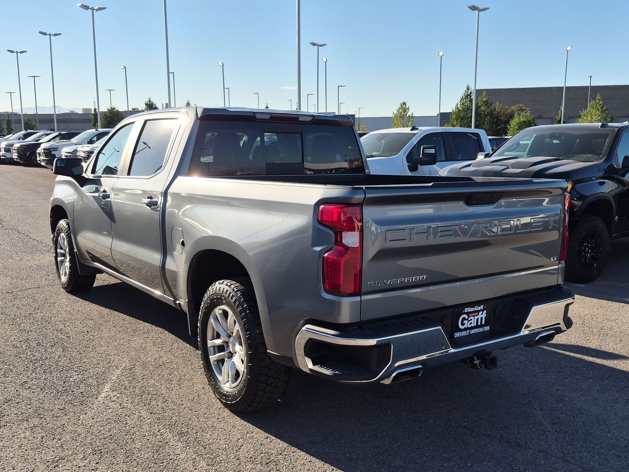Used 2022 Chevrolet Silverado 1500 LT AWD/4WD image 5