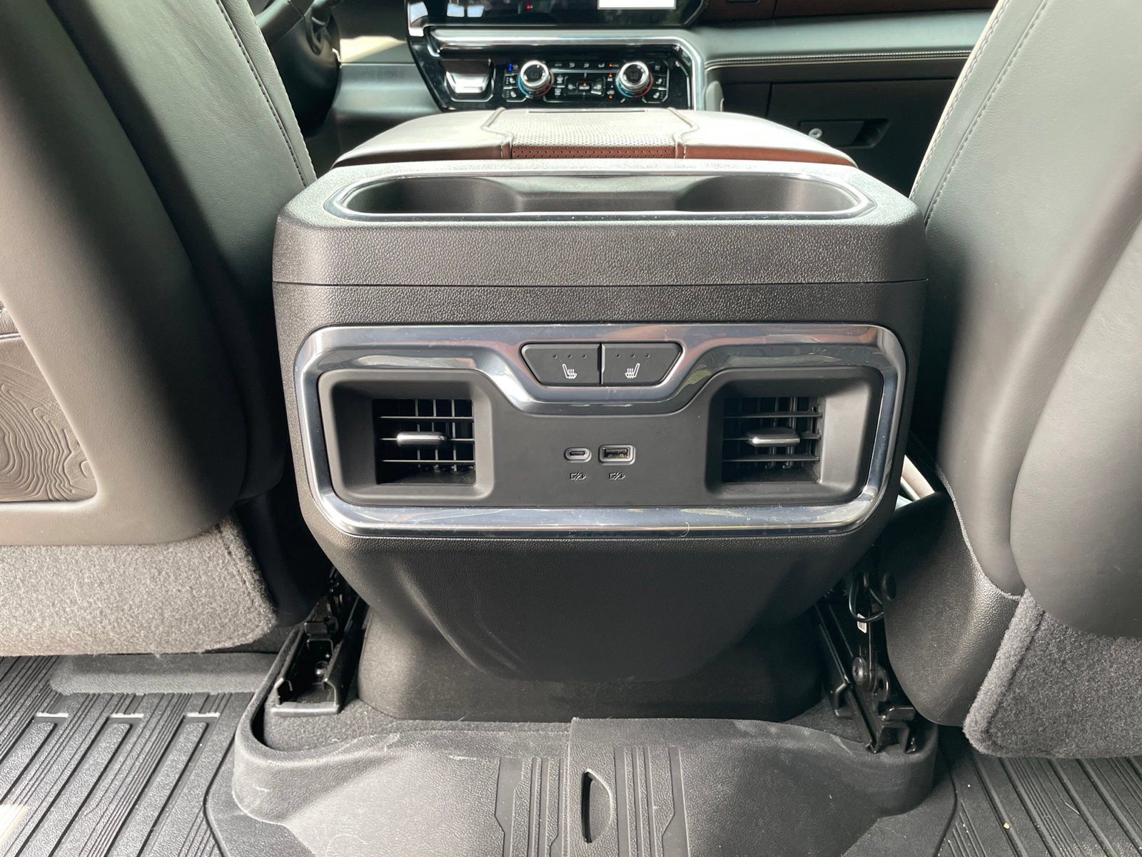 Used 2025 GMC Sierra 3500 Denali Ultimate AWD/4WD image 36