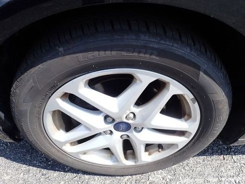 Used 2016 Ford Fusion SE FWD image 10
