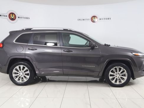 Used 2018 Jeep Cherokee Overland AWD/4WD image 2