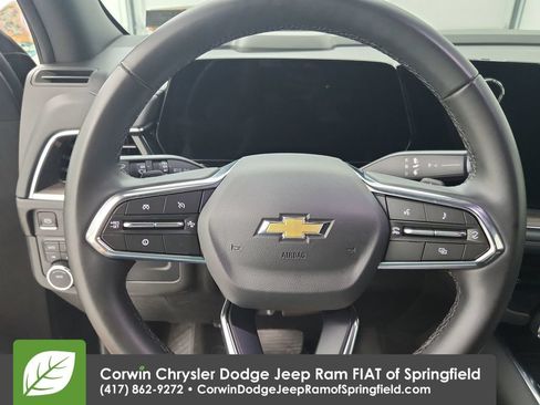 Used 2025 Chevrolet Suburban LT AWD/4WD image 21