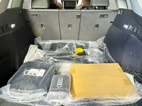 New 2025 Audi Q6 e-tron Premium Plus image 23