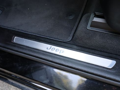Used 2022 Jeep Grand Cherokee L Overland w/ Advanced Protech Group III RWD image 25