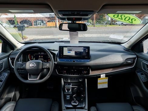 New 2026 Nissan Rogue Platinum image 9