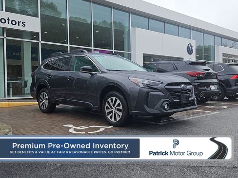 Used 2024 Subaru Outback Premium image 1