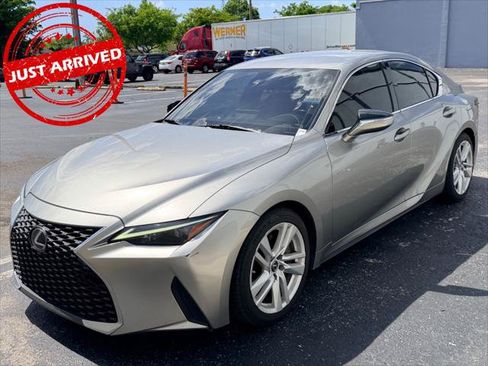 Used 2022 Lexus IS 300 RWD image 2