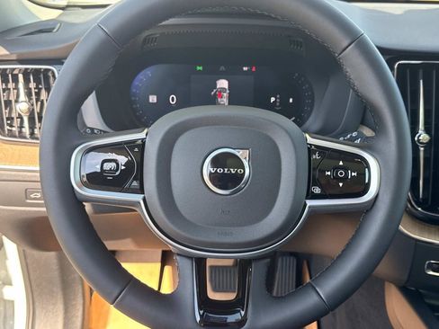 New 2026 Volvo XC60 B5 Plus w/ Climate Package image 25