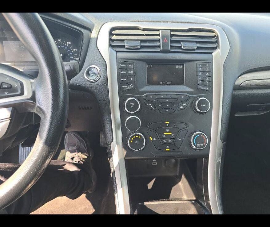 Used 2019 Ford Fusion S FWD image 5