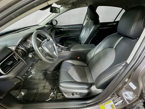 Used 2024 Toyota Camry SE image 15