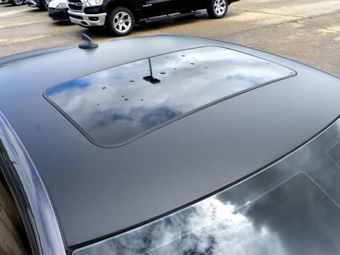 Used 2022 Dodge Charger SRT Hellcat w/ Harman/Kardon Audio Group RWD image 9