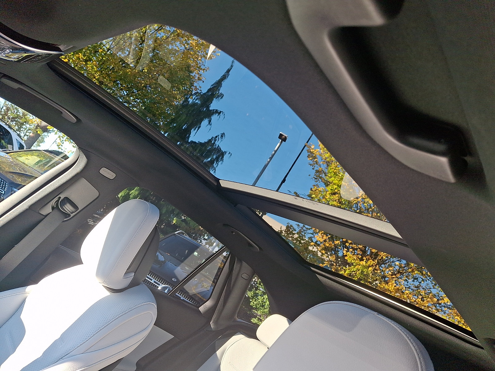 New 2026 Mercedes-Benz GLC 300 4MATIC image 12