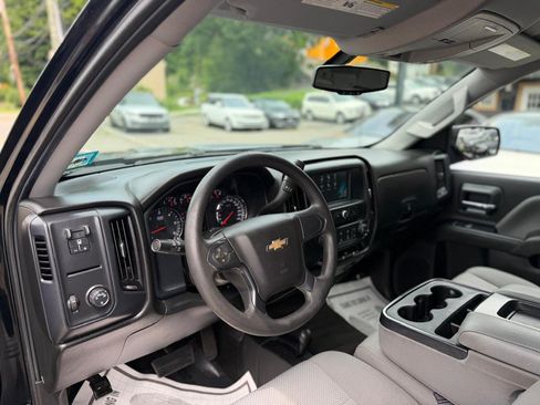 Used 2018 Chevrolet Silverado 1500 Custom w/ Custom Value Package AWD/4WD image 20