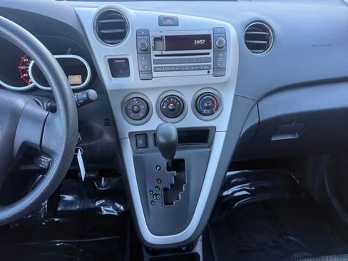 Used 2009 Pontiac Vibe w/ Preferred Package image 15