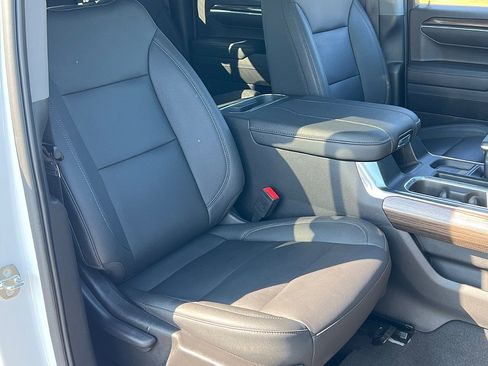 Used 2024 Chevrolet Silverado 1500 LT Trail Boss w/ Convenience Package II image 21