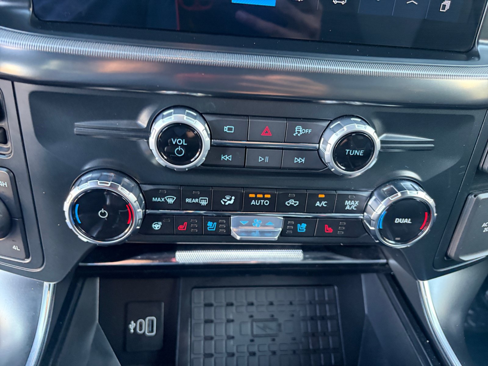 Used 2025 Ford F150 Raptor AWD/4WD image 12