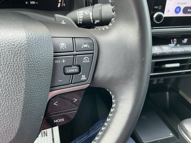 Used 2025 Toyota Camry SE FWD image 29