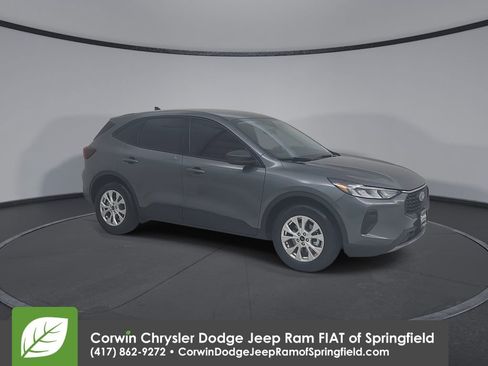 Used 2025 Ford Escape Active w/ Cold Weather Package image 2