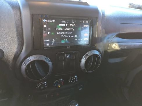 Used 2014 Jeep Wrangler Sport AWD/4WD image 7