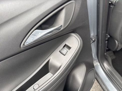 Used 2022 Buick Encore GX Preferred w/ Cold Weather Comfort Package image 18