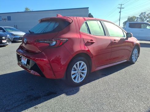 Certified 2025 Toyota Corolla SE FWD image 4