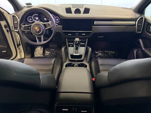 Certified 2023 Porsche Cayenne Platinum Edition AWD/4WD image 17