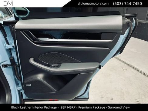 Used 2025 Porsche Macan 4 Electric AWD/4WD image 28