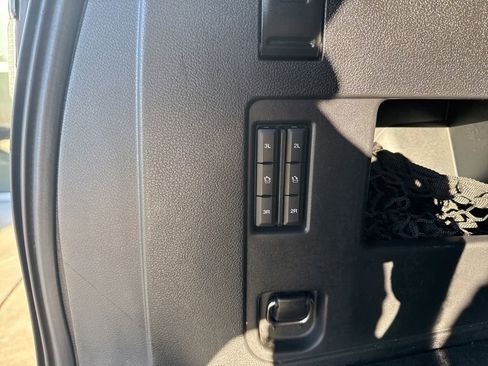 Used 2019 Ford Expedition Limited image 31