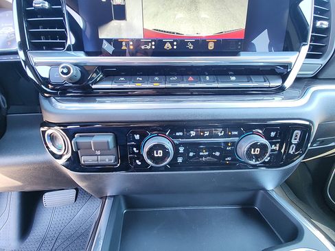 Used 2026 Chevrolet Silverado 1500 LTZ w/ Technology Package image 24