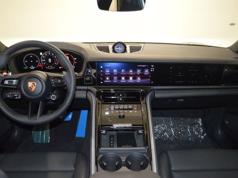 New 2026 Porsche Panamera image 39