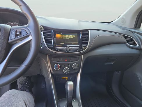 Used 2018 Chevrolet Trax LT w/ Driver Confidence Package image 25