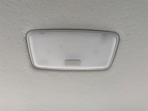 Used 2023 Toyota Corolla Cross L image 17